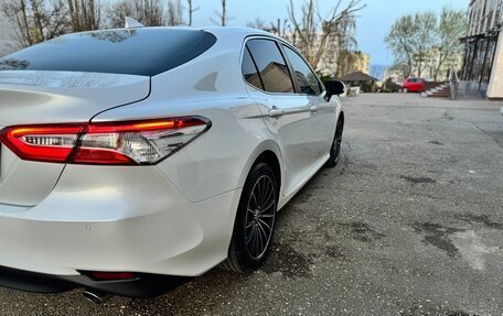 Toyota Camry, 2019 год, 2 850 000 рублей, 4 фотография