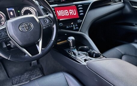 Toyota Camry, 2019 год, 2 850 000 рублей, 5 фотография
