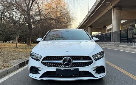 Mercedes-Benz A-Класс, 2023 год, 2 280 000 рублей, 2 фотография