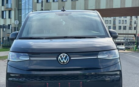 Volkswagen Multivan, 2023 год, 7 500 000 рублей, 1 фотография