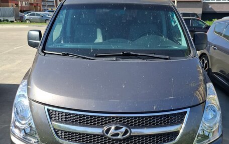 Hyundai H-1 II рестайлинг, 2012 год, 1 700 000 рублей, 1 фотография