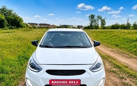 Hyundai Solaris II рестайлинг, 2013 год, 666 666 рублей, 17 фотография