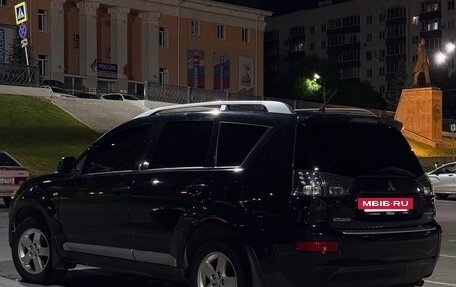 Mitsubishi Outlander III рестайлинг 3, 2007 год, 800 000 рублей, 4 фотография