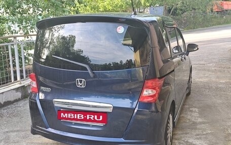 Honda Freed I, 2010 год, 1 050 000 рублей, 4 фотография