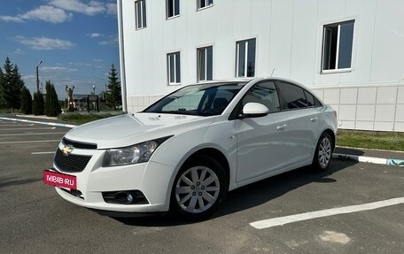Chevrolet Cruze II, 2012 год, 635 000 рублей, 4 фотография