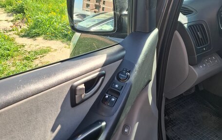 Hyundai H-1 II рестайлинг, 2012 год, 1 700 000 рублей, 12 фотография