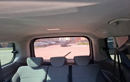 Hyundai H-1 II рестайлинг, 2012 год, 1 700 000 рублей, 16 фотография
