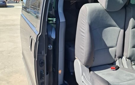 Hyundai H-1 II рестайлинг, 2012 год, 1 700 000 рублей, 20 фотография