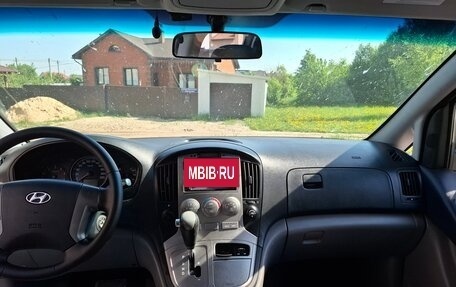 Hyundai H-1 II рестайлинг, 2012 год, 1 700 000 рублей, 14 фотография
