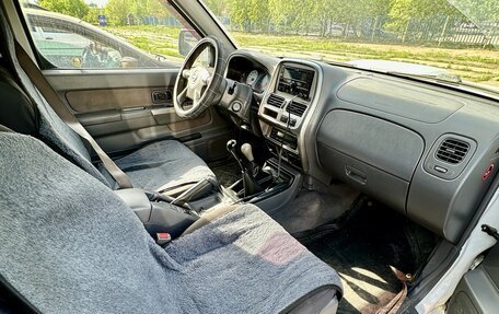 Nissan NP300, 2012 год, 1 250 000 рублей, 4 фотография