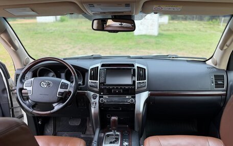 Toyota Land Cruiser 200, 2014 год, 4 000 000 рублей, 14 фотография