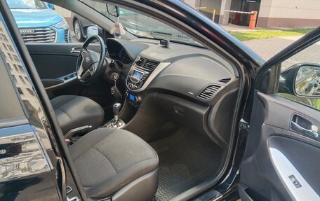 Hyundai Solaris II рестайлинг, 2013 год, 900 000 рублей, 5 фотография