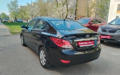Hyundai Solaris II рестайлинг, 2013 год, 900 000 рублей, 2 фотография