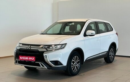 Mitsubishi Outlander III рестайлинг 3, 2019 год, 2 400 000 рублей, 1 фотография