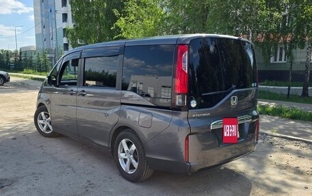 Honda Stepwgn IV, 2017 год, 1 850 000 рублей, 3 фотография