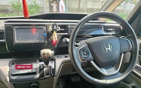 Honda Stepwgn IV, 2017 год, 1 850 000 рублей, 7 фотография