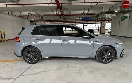 Volkswagen Golf VIII, 2023 год, 2 500 000 рублей, 2 фотография