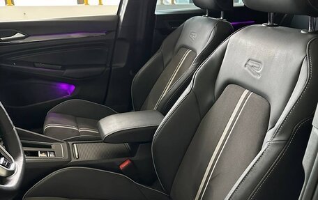 Volkswagen Golf VIII, 2023 год, 2 500 000 рублей, 14 фотография