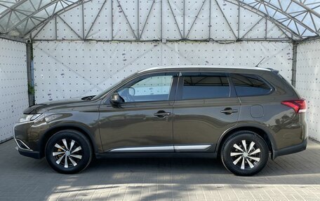 Mitsubishi Outlander III рестайлинг 3, 2015 год, 1 730 000 рублей, 10 фотография