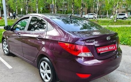 Hyundai Solaris II рестайлинг, 2011 год, 700 000 рублей, 10 фотография