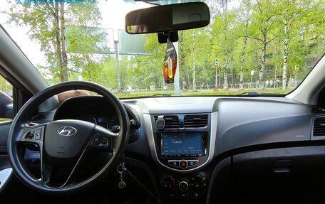 Hyundai Solaris II рестайлинг, 2011 год, 700 000 рублей, 13 фотография