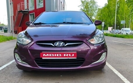 Hyundai Solaris II рестайлинг, 2011 год, 700 000 рублей, 3 фотография