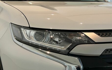 Mitsubishi Outlander III рестайлинг 3, 2019 год, 2 400 000 рублей, 9 фотография