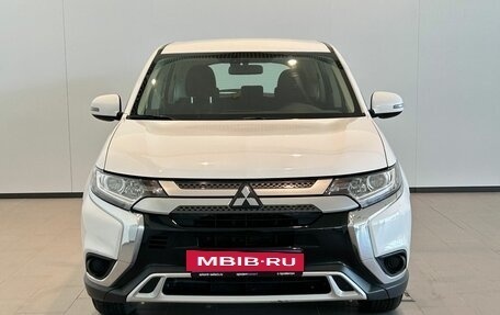 Mitsubishi Outlander III рестайлинг 3, 2019 год, 2 400 000 рублей, 7 фотография