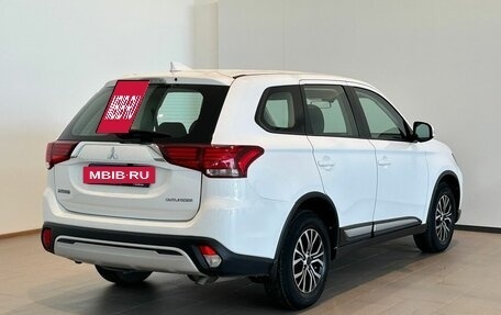 Mitsubishi Outlander III рестайлинг 3, 2019 год, 2 400 000 рублей, 2 фотография