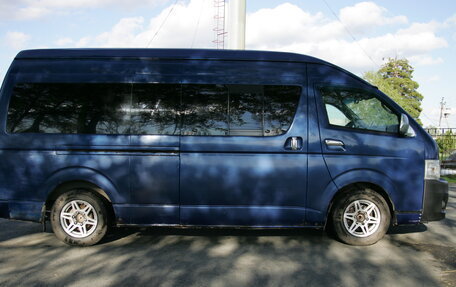 Toyota HiAce H200, 2010 год, 2 100 000 рублей, 4 фотография