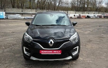 Renault Kaptur I рестайлинг, 2018 год, 1 825 000 рублей, 2 фотография