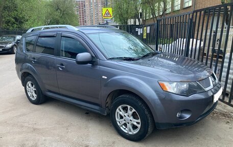 Mitsubishi Outlander III рестайлинг 3, 2008 год, 905 000 рублей, 1 фотография