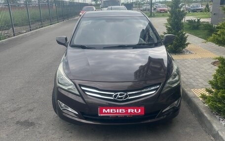 Hyundai Solaris II рестайлинг, 2015 год, 865 000 рублей, 1 фотография