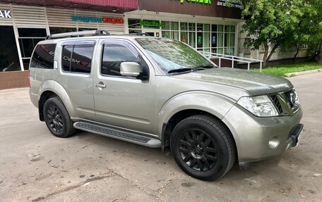 Nissan Pathfinder, 2011 год, 1 790 000 рублей, 2 фотография