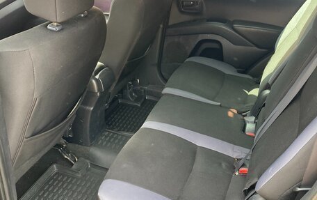 Mitsubishi Outlander III рестайлинг 3, 2008 год, 905 000 рублей, 9 фотография