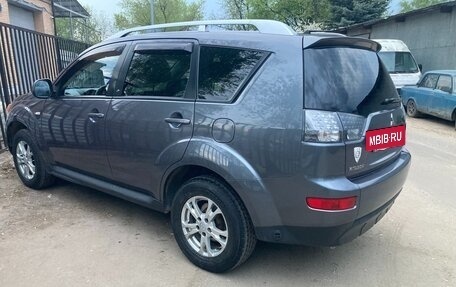 Mitsubishi Outlander III рестайлинг 3, 2008 год, 905 000 рублей, 4 фотография