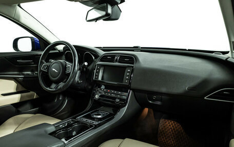 Jaguar XE I рестайлинг, 2016 год, 1 799 700 рублей, 9 фотография