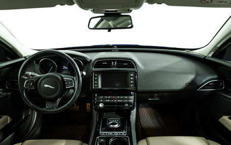 Jaguar XE I рестайлинг, 2016 год, 1 799 700 рублей, 13 фотография