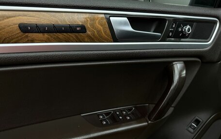Volkswagen Touareg III, 2012 год, 2 399 888 рублей, 22 фотография