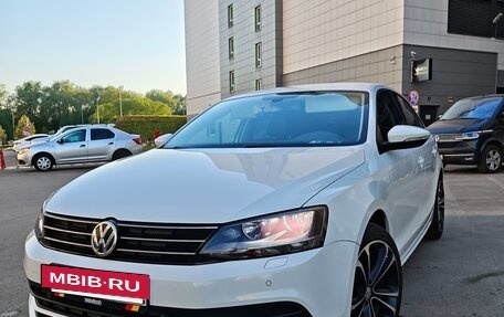 Volkswagen Jetta VI, 2016 год, 1 590 000 рублей, 2 фотография