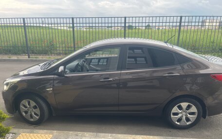 Hyundai Solaris II рестайлинг, 2015 год, 865 000 рублей, 3 фотография