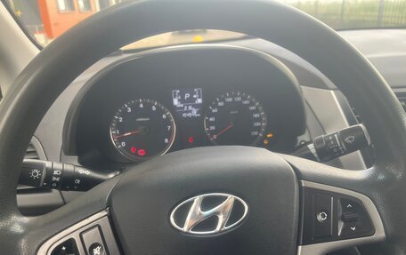 Hyundai Solaris II рестайлинг, 2015 год, 865 000 рублей, 16 фотография