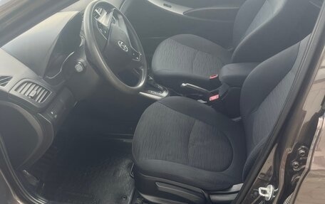 Hyundai Solaris II рестайлинг, 2015 год, 865 000 рублей, 14 фотография