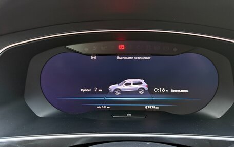 Volkswagen Tiguan II, 2018 год, 3 100 000 рублей, 13 фотография