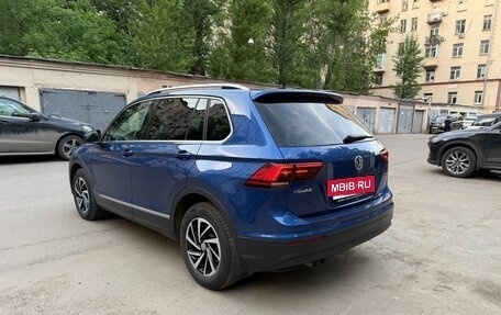 Volkswagen Tiguan II, 2018 год, 3 100 000 рублей, 3 фотография