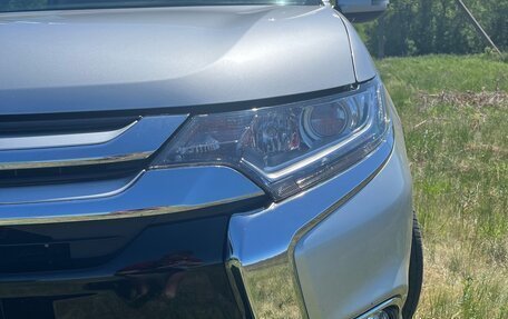 Mitsubishi Outlander III рестайлинг 3, 2018 год, 2 550 000 рублей, 6 фотография