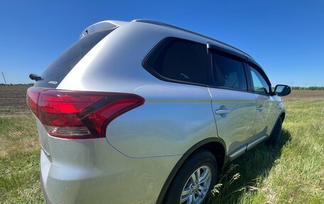 Mitsubishi Outlander III рестайлинг 3, 2018 год, 2 550 000 рублей, 9 фотография