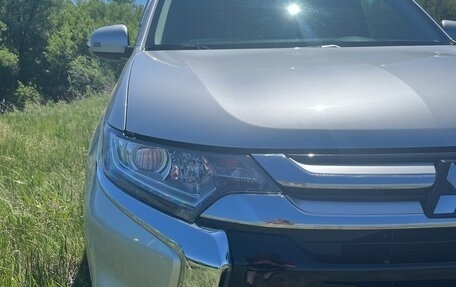 Mitsubishi Outlander III рестайлинг 3, 2018 год, 2 550 000 рублей, 5 фотография