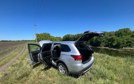 Mitsubishi Outlander III рестайлинг 3, 2018 год, 2 550 000 рублей, 16 фотография