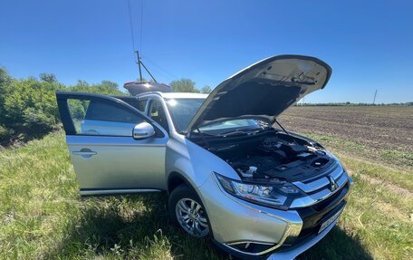 Mitsubishi Outlander III рестайлинг 3, 2018 год, 2 550 000 рублей, 18 фотография